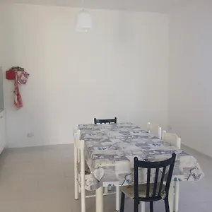 https://a-casa-di-nonna-luciana-trilocale-con-giardino.hotelitalianriviera.com